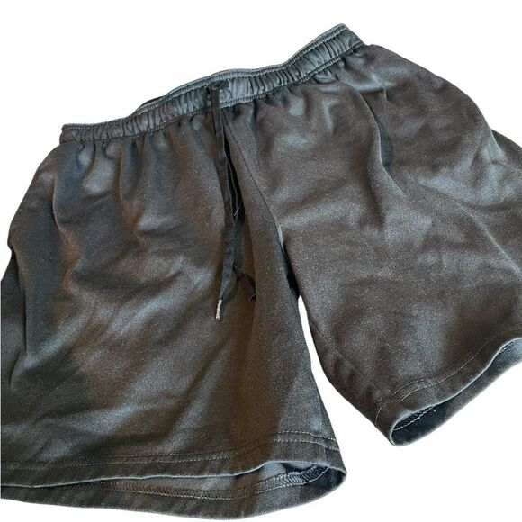 Reebok size XL Men's Black Shorts like new - Picture 1 of 2